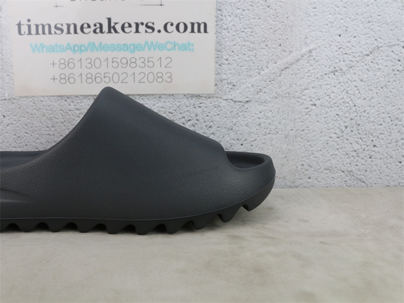 Free Shipping Yeezy Slide Onyx HQ6448